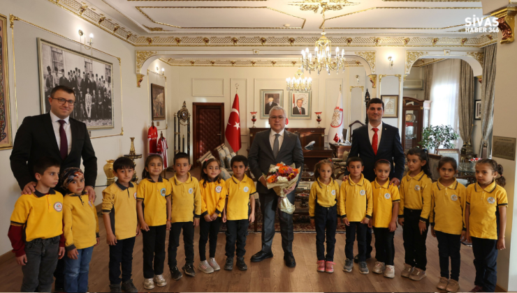 Minik Öğrencilerden Sivas Valisi Şimşek’e Nazik Ziyaret