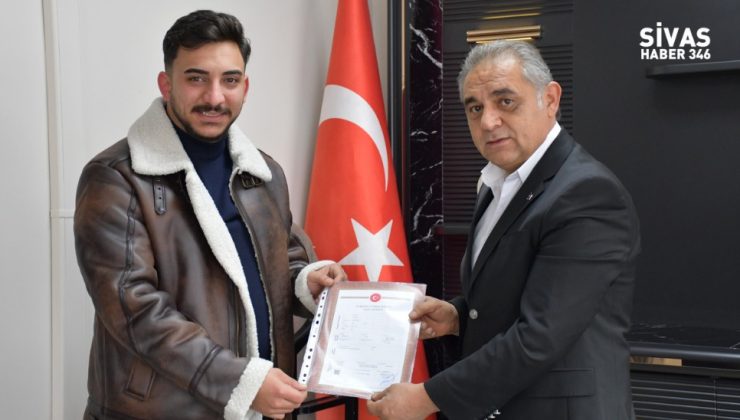 Gürün Belediyesi, Depremzedelere Yeni İşyeri Tapularını Dağıtmaya Başladı