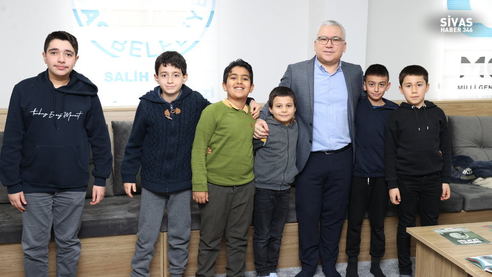 Vali Şimşek, Salih Aşık Gençlik Merkezi’nde Gençlerle Buluştu