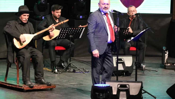 Aşık Veysel’in Ölüm Yıl Dönümü Sivas’ta Unutulmaz Bir Anma Konseriyle Kutlandı