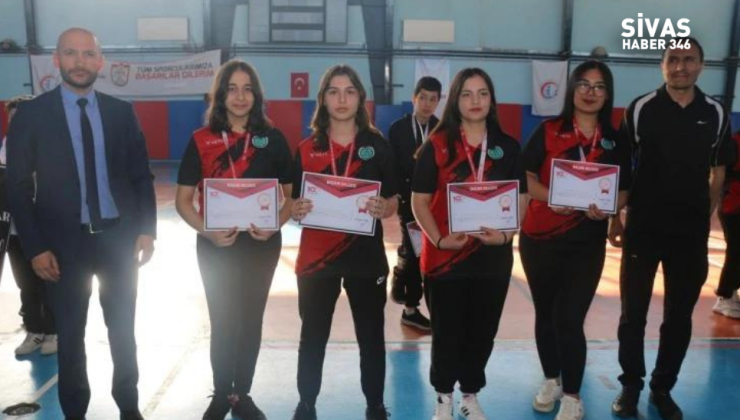Sivas’ta Hava Sporları Yarışması Heyecanı