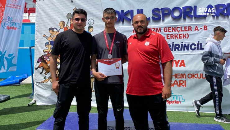Sivaslı Genç Atletten  Türkiye İkinciliği