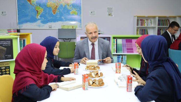 Sivas’ta Eş Zamanlı Kitap Okuma  Seferberliği Başladı