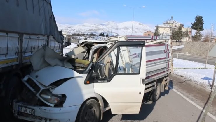 Malatya-Sivas yolunda kamyonet TIR’a çarptı: 1 ölü, 1 yaralı