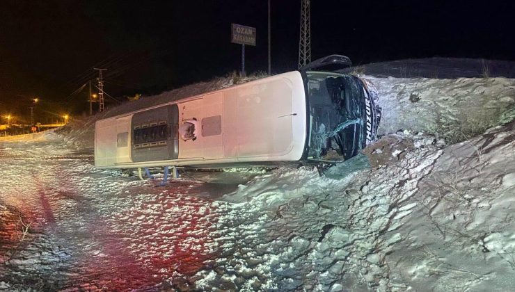 Yolcu otobüsü şarampole devrildi: 6 yaralı