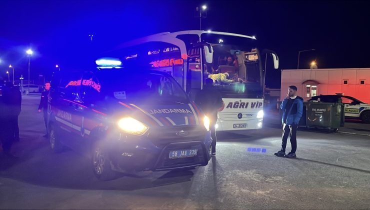 Sivas’ta Yolun Karşısına Geçmeye Çalışan Yaya Hayatını Kaybetti