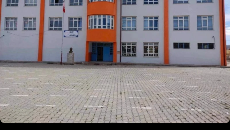 23 Nisan’da Sivas’ta Skandal: 13 Yaşındaki Öğrenci Öğretmeni Tarafından Darp Edildi!