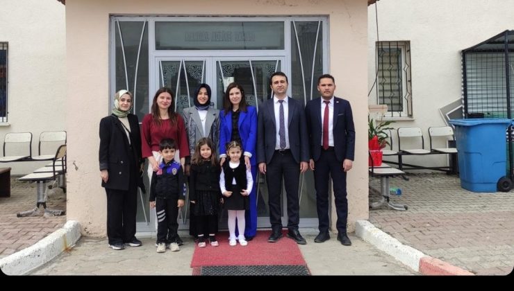 Miniklerden Anlamlı Ziyaret: Temsili Makam Koltuklarına Oturan Çocuklar Adliyeyi Yönetti