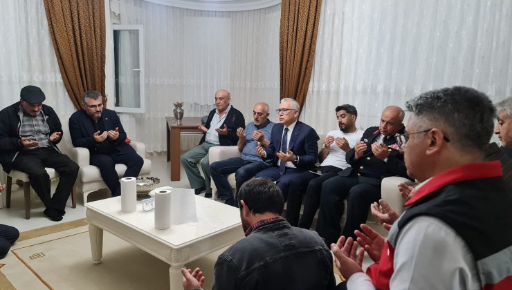 Vali Yılmaz Şimşek’ten Şehit Emre Polat’ın Ailesine Taziye Ziyareti