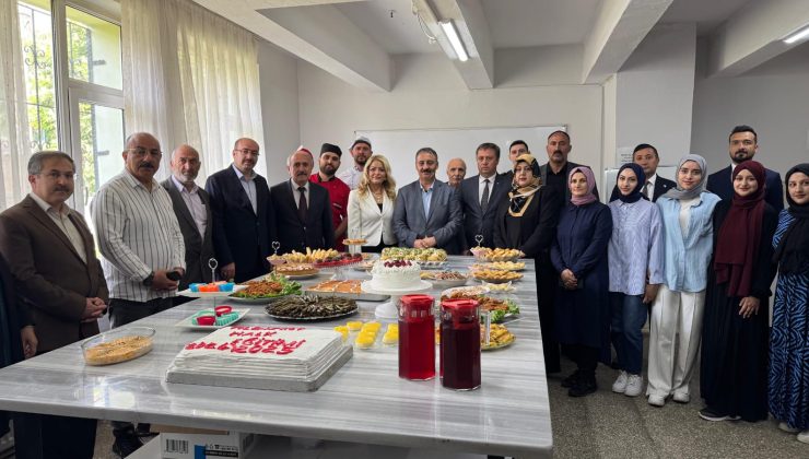 Yıldızeli Halk Eğitimi Merkezi’nden Yıl Sonu Sergisi: “Emek ve Üretimin Buluştuğu Etkinlik”