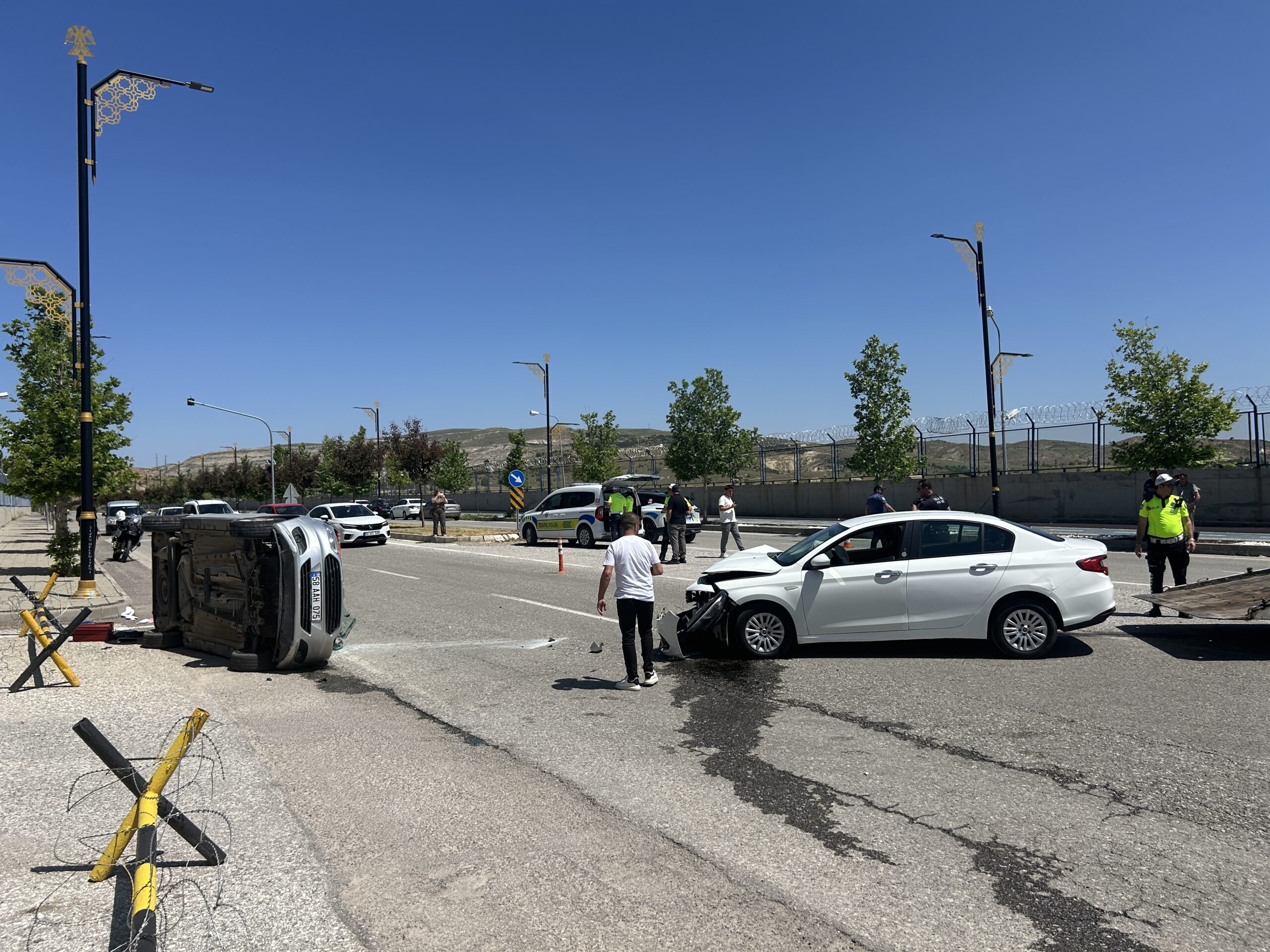 Sivas’ta Korkutan Kaza: Çocuk ve 3 Kişi Yaralandı