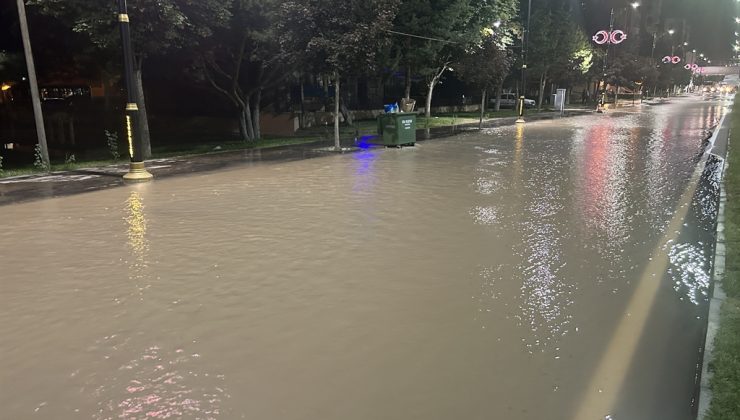 Sivas’ta Ana Hat Su Borusu Patladı
