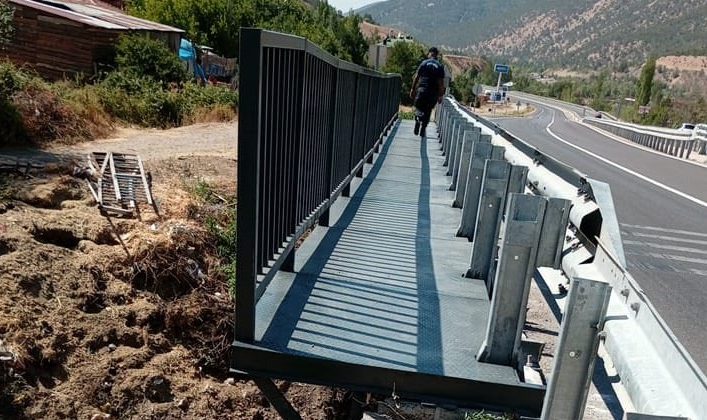 Sivas’ın Koyulhisar İlçesinde Yaya Köprüsü Yapıldı