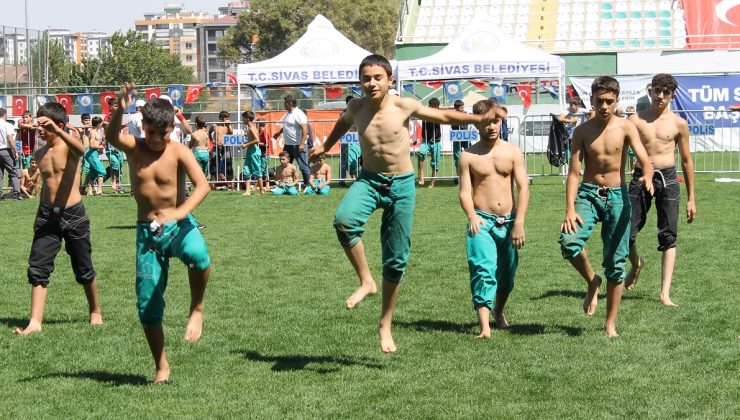 Sivas’ta 3’üncü Uluslararası Muhsin Yazıcıoğlu Karakucak Güreşleri Düzenlendi