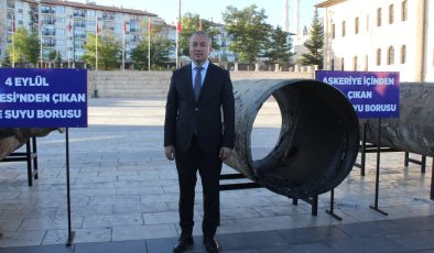 Sivas Belediyesi Çürüyen Su Borularını Sergiliyor: Altyapı Yenileniyor