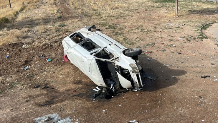Sivas’ta Minibüs 3 Metrelik İstinat Duvarından Düştü: 1’i Ağır, 4 Yaralı