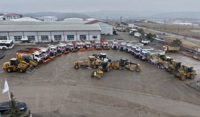 Sivas Belediyesi Kışa Hazır: 180 Personel ve 52 Araç Sahada Olacak