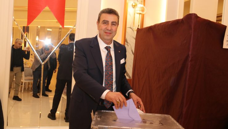 Sivas Tesviyeciler, Madeni ve Oto Sanatkârları Esnaf Odası’nda Genel Kurul: Başkan Hakan Demirgil Güven Tazeledi