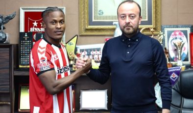 Sivasspor’dan Forvet Hattına Takviye: Jonathan Okoronkwo İmzayı Attı