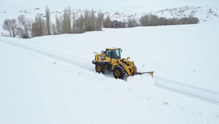 Sivas’ta Kar ve Tipi Ulaşımı Felç Etti: 665 Yerleşim Yeri Kapalı