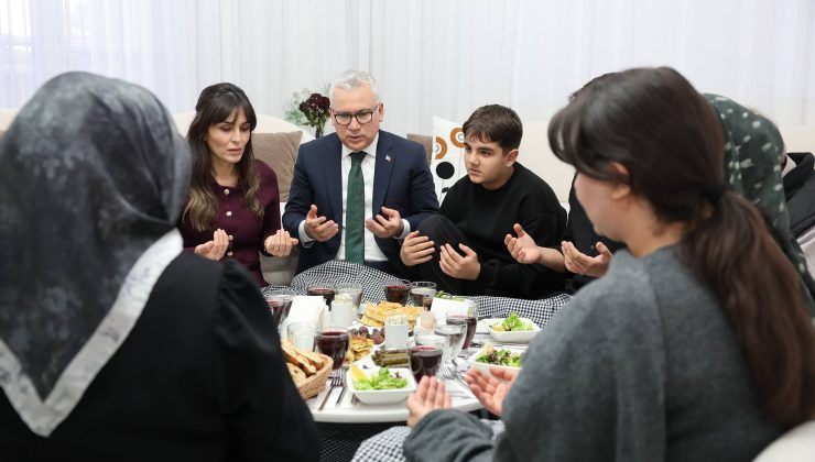 Sivas Valisi Yılmaz Şimşek, Ramazan’ın İkinci Gününde Boyraz Ailesine Misafir Oldu
