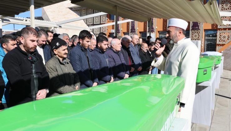 Sivas’ta Gelin Kaynana Son Yolculuğuna Uğurlandı