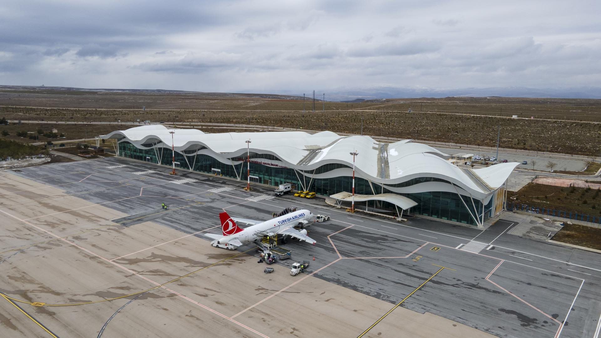 Sivas Havalimanı’nda Yolcu Sayısı 100 Bini Aştı