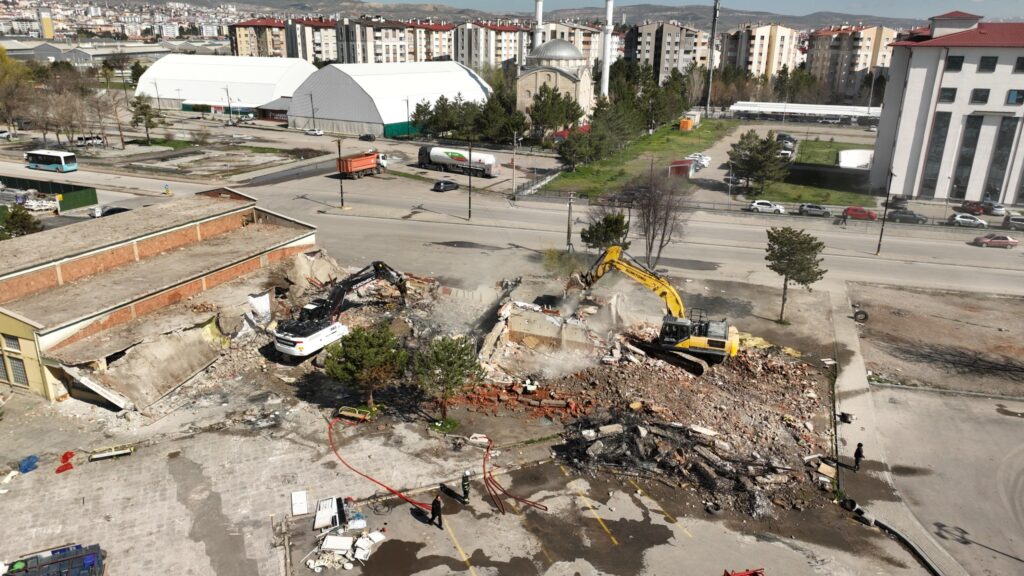 Sivas’ta Eski Terminal Yıkılıyor, Yeni Dönem Başlıyor