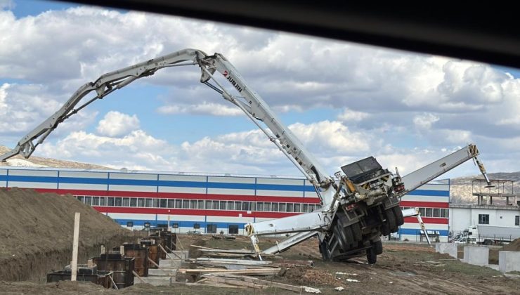 Sivas’ta İş Kazası: Beton Kalıbına Düşen İşçi Hayatını Kaybetti