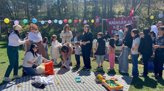 Sivas’ta Kabasakal Köyü İlkokulu’nda Bahar Şenliği Coşkusu