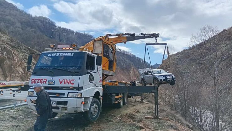 Sivas’ta Kamyonet Devrildi: 2 Yaralı