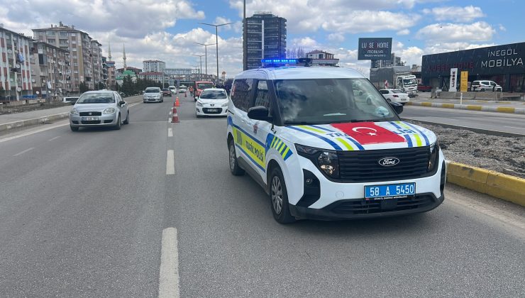 Sivas’ta 10 Yaşındaki Çocuğa Otomobil Çarptı