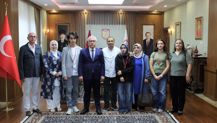 LGS TÜRKİYE BİRİNCİLERİNDEN VALİ ŞİMŞEK’E ZİYARET