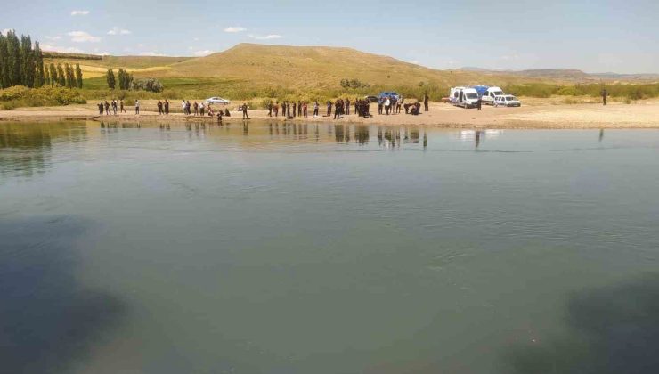 Sivas’ta Kızılırmak Faciası: 13 Yaşındaki Çocuk Boğuldu, 15 Yaşındaki Çocuğu Arama Çalışmaları Sürüyor
