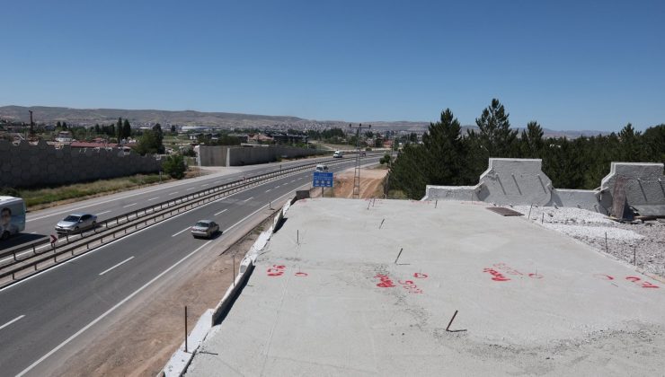 Sivas’ta Yeni Hastaneye Ulaşımı Rahatlatacak Dev Üst Geçit Yıl Sonunda Hizmete Açılacak