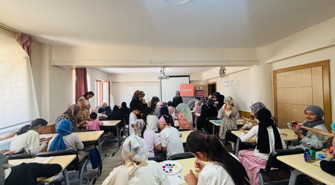 Sivas’ta Kadınlar ve Çocuklar Birlikte Öğreniyor
