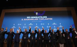 Koyulhisar Belediye Başkanı Bora Karakullukcu AK Parti’ye Katıldı