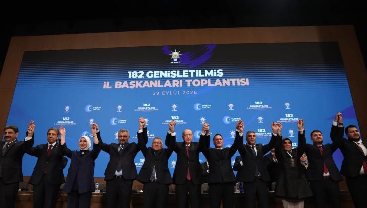 Koyulhisar Belediye Başkanı Bora Karakullukcu AK Parti’ye Katıldı