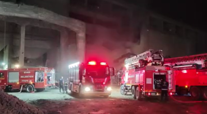 SİVAS’TA ÇİMENTO FABRİKASINDA YANGIN PANİĞİ
