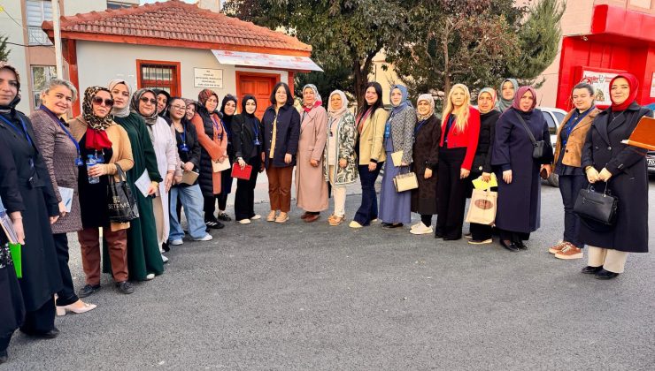 AK Parti Kadın Kolları Teşkilatlarından Mahallelerde Saha Çalışması