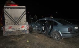 Sivas’ta Minibüs ile Otomobil Çarpıştı: 2 Yaralı