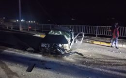 Sivas’ta Otomobil Aydınlatma Direğine Çarptı: 1 Yaralı