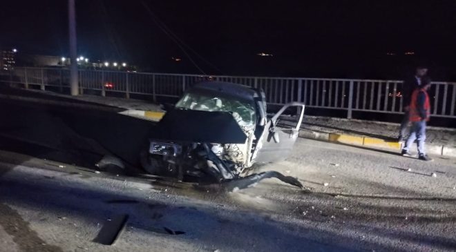 Sivas’ta Otomobil Aydınlatma Direğine Çarptı: 1 Yaralı